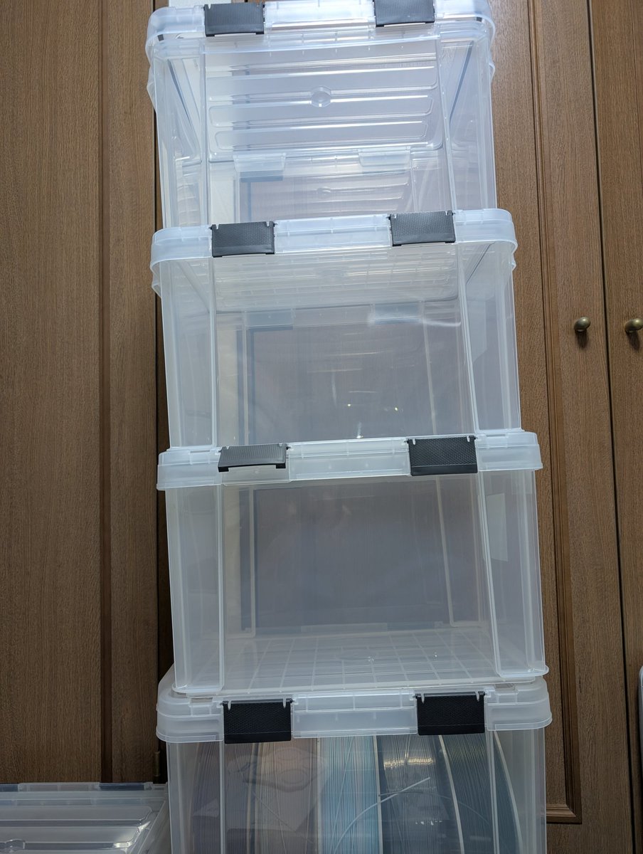 フィラメントが入り切らなくなってしまったので、防湿ケース×3購入

3Dプリンターは何だかんだ材料費以外にも結構かかる😇