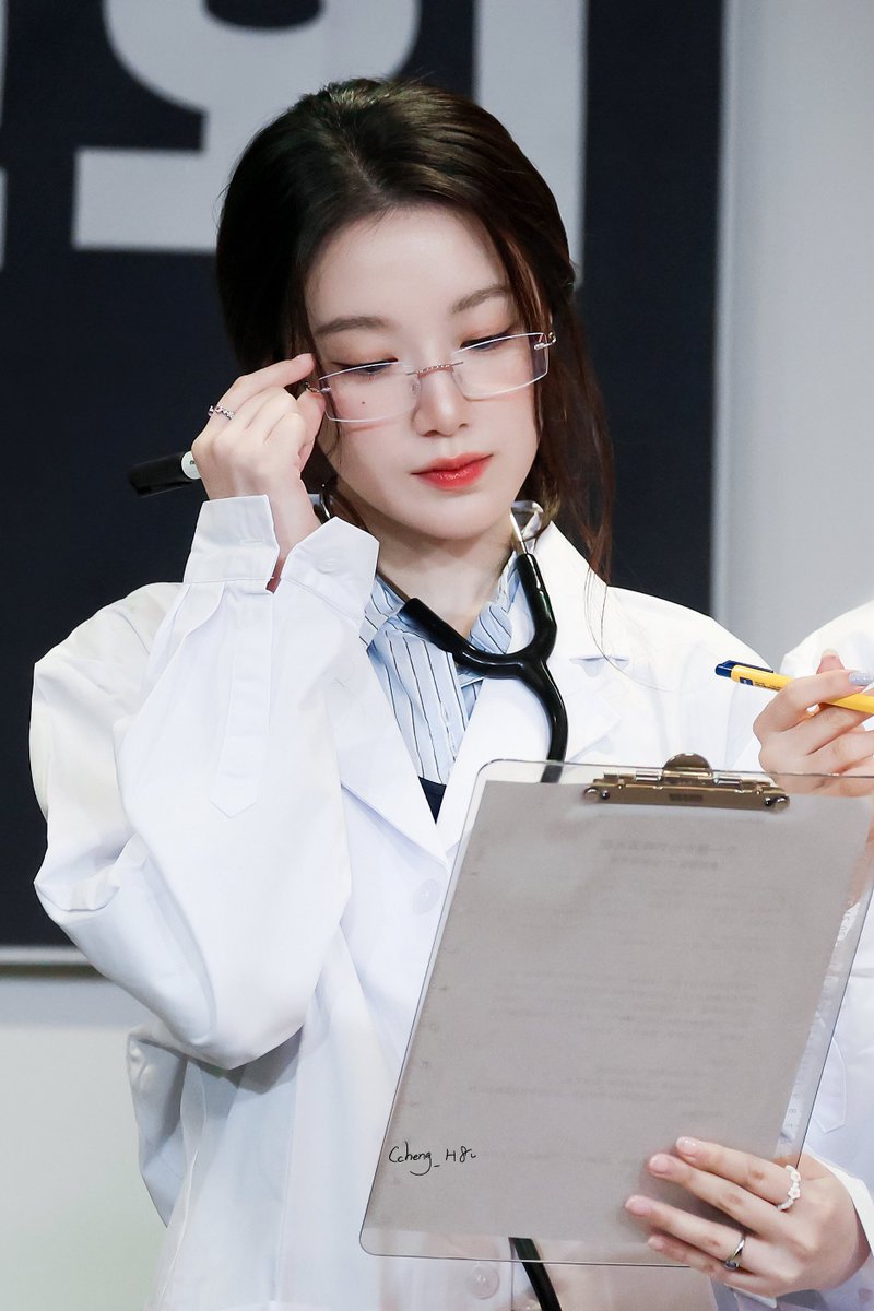 Ccheng_H8's tweet image. 250716 AM
👩🏻‍⚕️
#슈화 #SHUHUA #舒華
 #아이들 #idle
