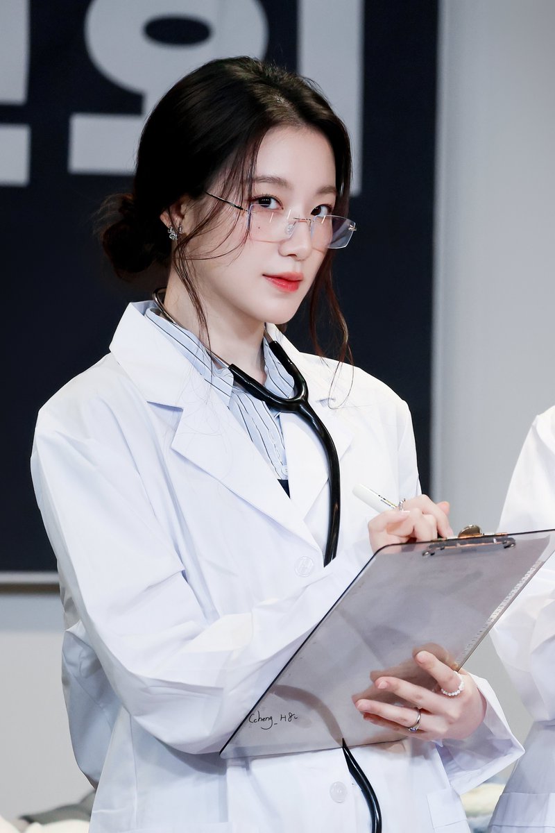 Ccheng_H8's tweet image. 250716 AM
👩🏻‍⚕️
#슈화 #SHUHUA #舒華
 #아이들 #idle