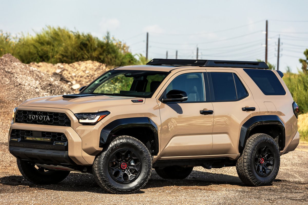 On the heels of the Land Cruiser last week, I've been spending time with the new Toyota 4Runner TRD Pro this week. I have a lot more positive thoughts on the 4Runner and it's really crazy to me how the same powertrain and platform can feel so different in a different package.