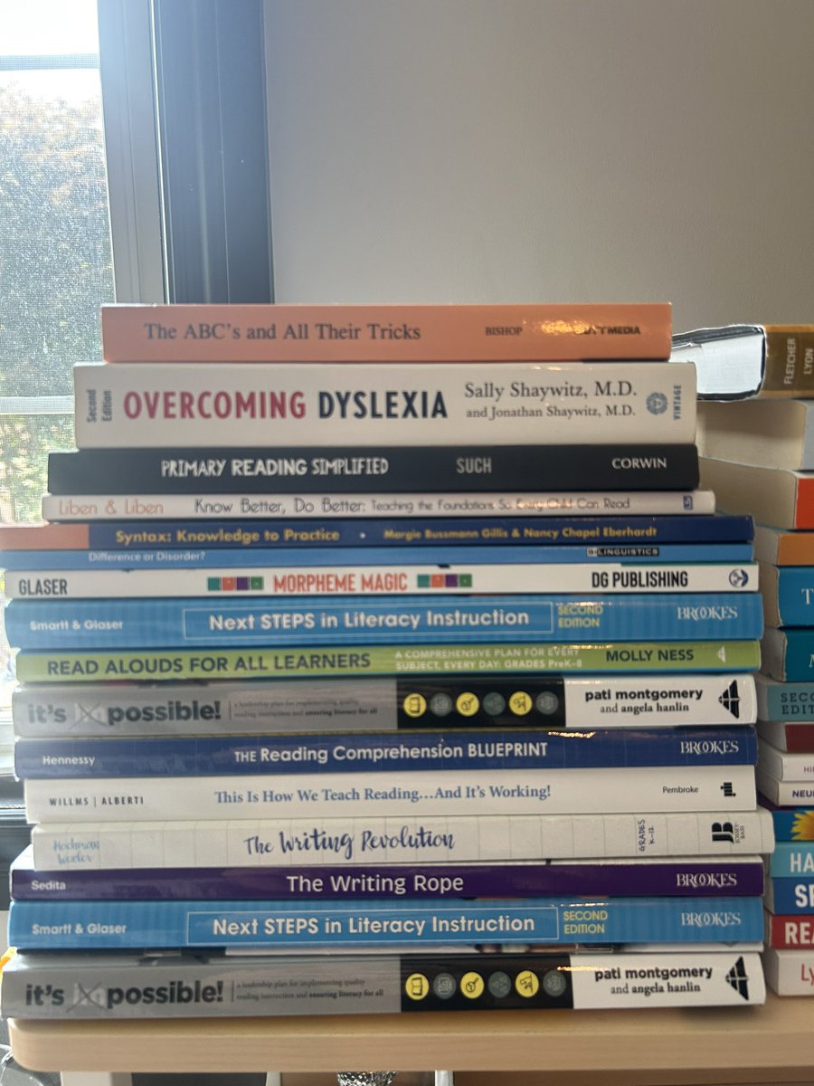 MmeLockhartLDS's tweet image. I think I have a problem- a book addiction. 🤦♀️📕📙📗📘
I’m doing a little spring cleaning today and cannot believe the number of books on literacy I have accumulated over the last 6 years since beginning my #SOR learning journey….
Each book builds on my knowledge of the last,…
