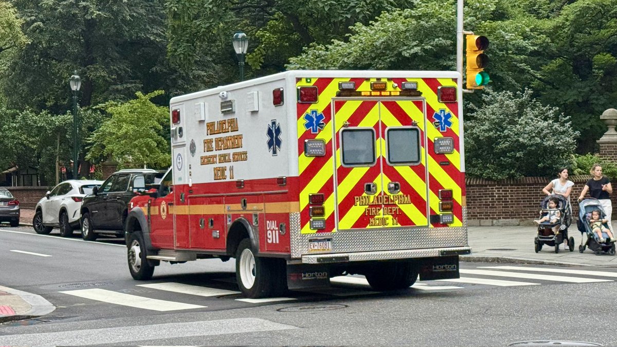PhillyFireDept's tweet image. Daily totals for Tuesday, July 15:
🚑: 849 EMS incidents
🚒: 161 fire incidents
🔥: 3 working fires
#PFDstrongertogether