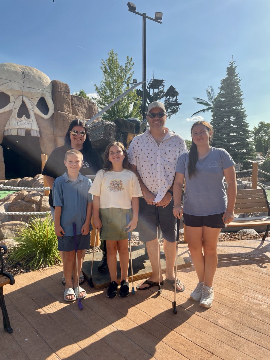 Last Thursday, Valiant TMS team members and their families stepped onto the greens in Lakeshore, ON for a fun evening at On The Water Miniature Golf.

It was excellent to step away from the everyday, enjoy time with loved ones, and get to know colleagues beyond the workplace.