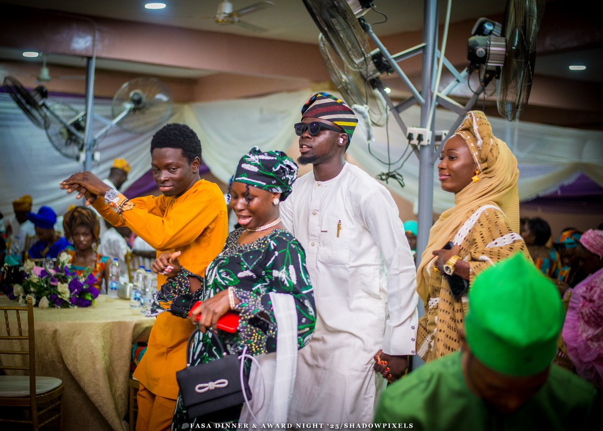 ElBaasity's tweet image. When I Dey with my people ❤️ , The happiness is so real 😎😃
My people ❤️, My family ❤️
Unto Greatness 🕊️🕊️🕊️