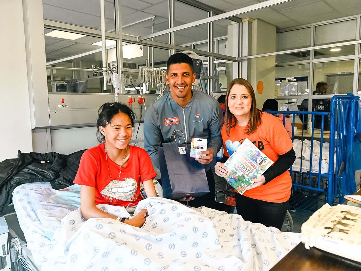 WP_Blitz's tweet image. Western Province Cricket, together with World Sports Betting, spent a heartfelt morning with The Children’s Hospital Trust at Red Cross Children’s Hospital in our annual #MandelaDay initiative.
The players and staff spent some time with the children and handed out teddy bears…