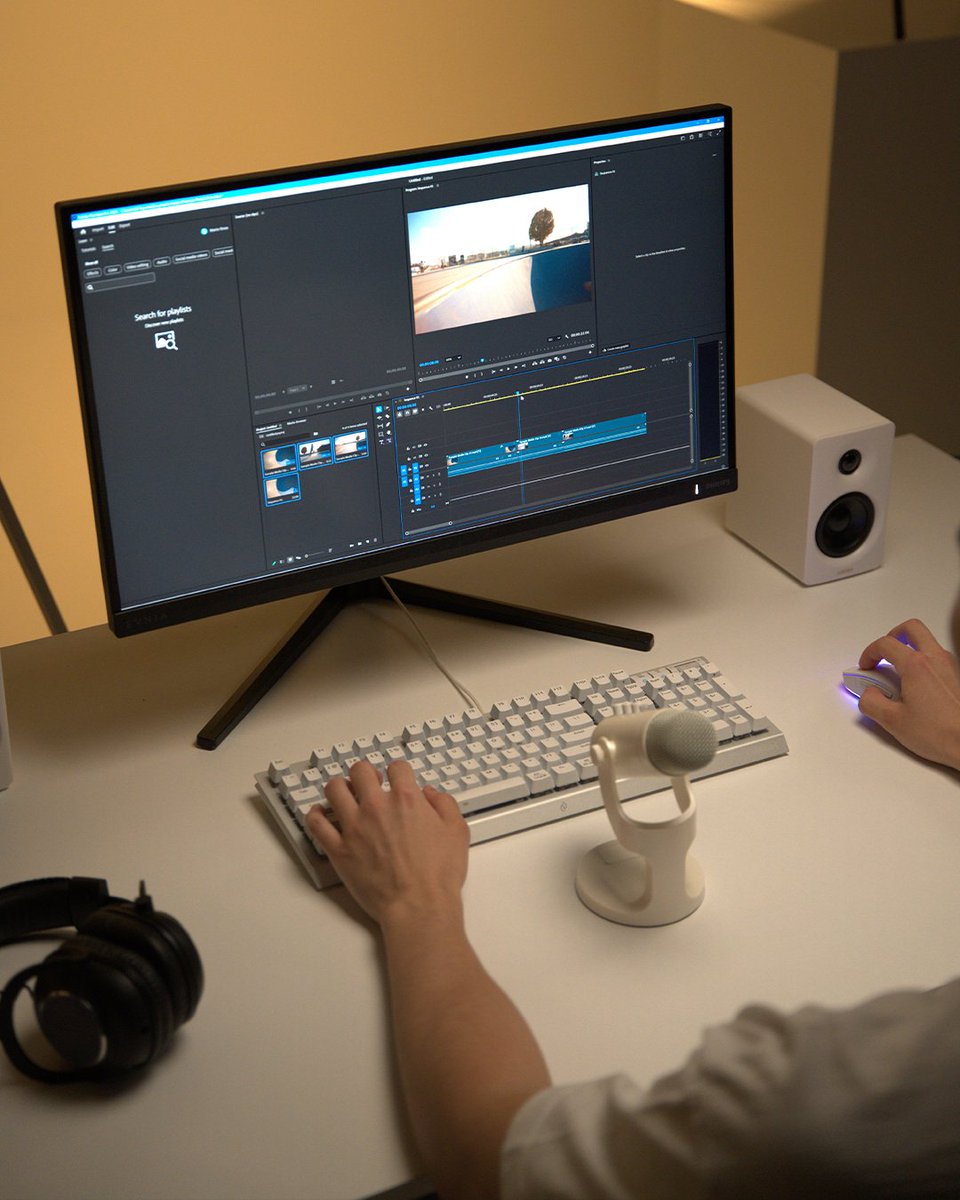 Your Evnia monitor is also your best creative partner.  

The Philips Evnia 27M2N3800A offers 4K resolution, IPS accuracy, and a buttery-smooth refresh rate. Ready for anything.
