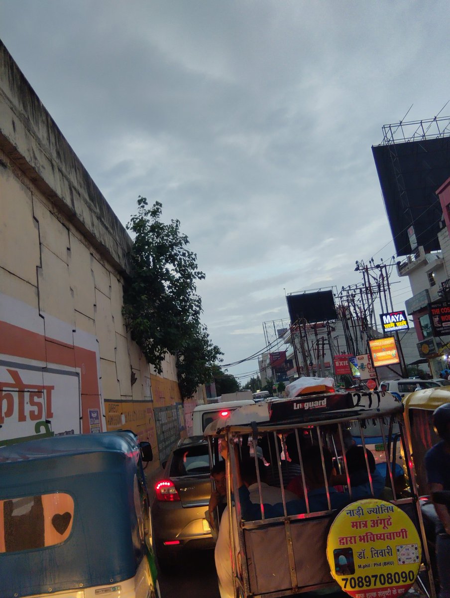 Lucknow mejar puspendra nagar  city bijnor road Lucknow jam.bahut jada laga hai cm yogi ji #CMOUP #lucknowtrafik <a href="/CMOfficeUP/">CM Office, GoUP</a> <a href="/UPGovt/">Government of UP</a> saut city ke pass jam laga hai