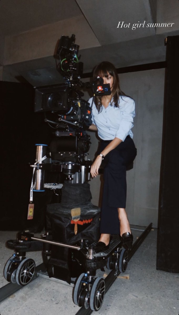 Instagram Story. 🩶

‘Hot girl summer’

#DilanÇiçekDeniz