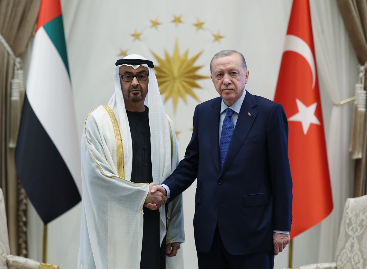 trpresidency's tweet image. President @RTErdogan welcomed President of the United Arab Emirates Sheikh Mohammed bin Zayed Al Nahyan, who is in Türkiye for an official visit, with an official ceremony at the Presidential Complex.