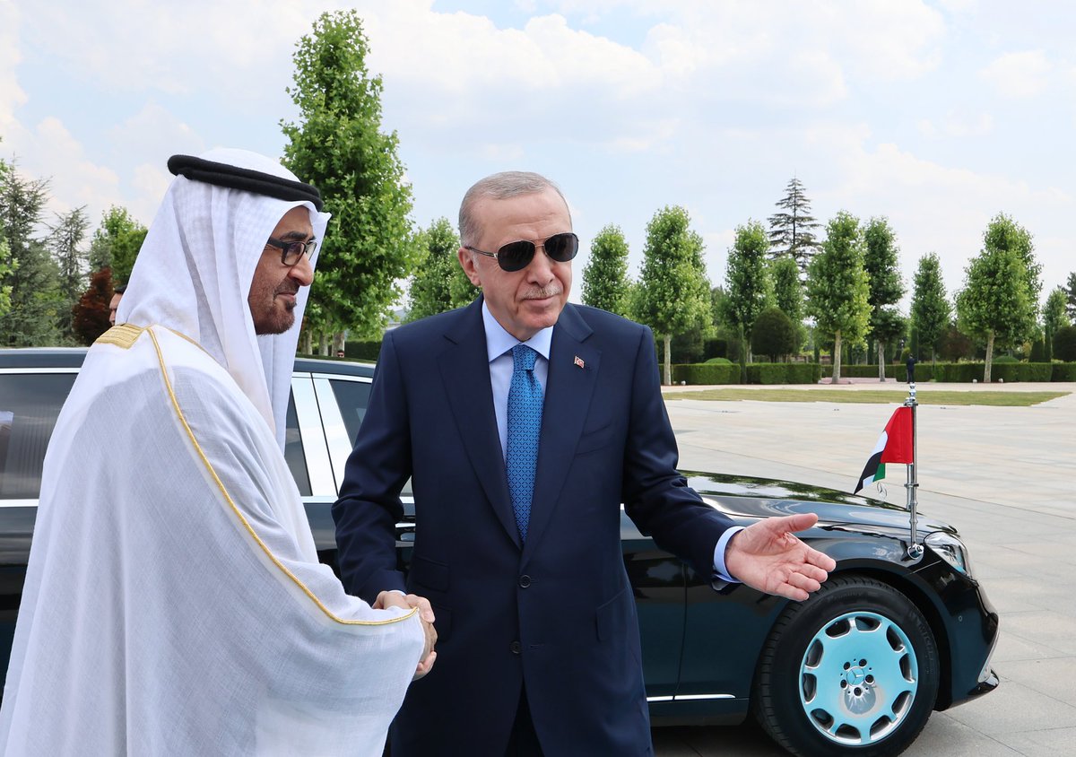 trpresidency's tweet image. President @RTErdogan welcomed President of the United Arab Emirates Sheikh Mohammed bin Zayed Al Nahyan, who is in Türkiye for an official visit, with an official ceremony at the Presidential Complex.