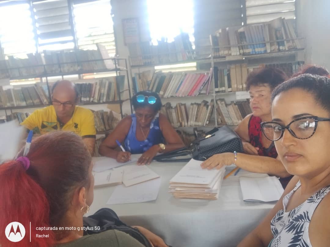 Entrega Pedagógica a las SB <a href="/Yosbel/">Yoseph</a> Lima <a href="/CubaMined/">MINED</a>  <a href="/dmesantaclaravc/">DGE Santa Clara</a>
