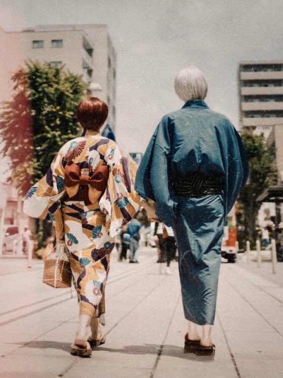 _a_o_ss_'s tweet image. 【夜中にゆるっとお知らせ】
「みずきが撮りためた夫婦写真」がコンセプトのアルバムを3月のイベントで出します 言葉にすることで逃げ道を塞ぎます よろしくお願いします