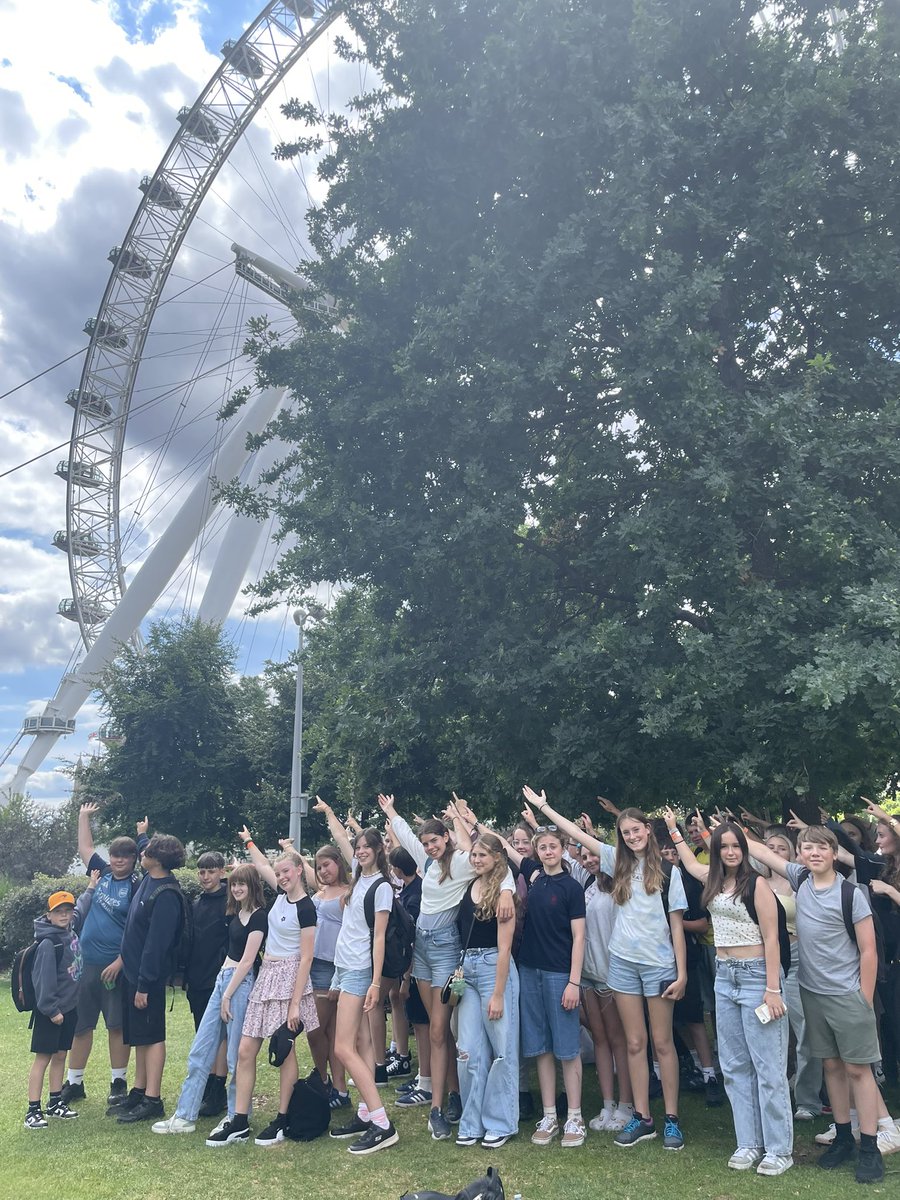 MrsCoull6's tweet photo. Followed by a lunch stop sat in the sun on the Southbank centre ☀️ @ExmouthCollege https://t.co/sk91r1ERgQ