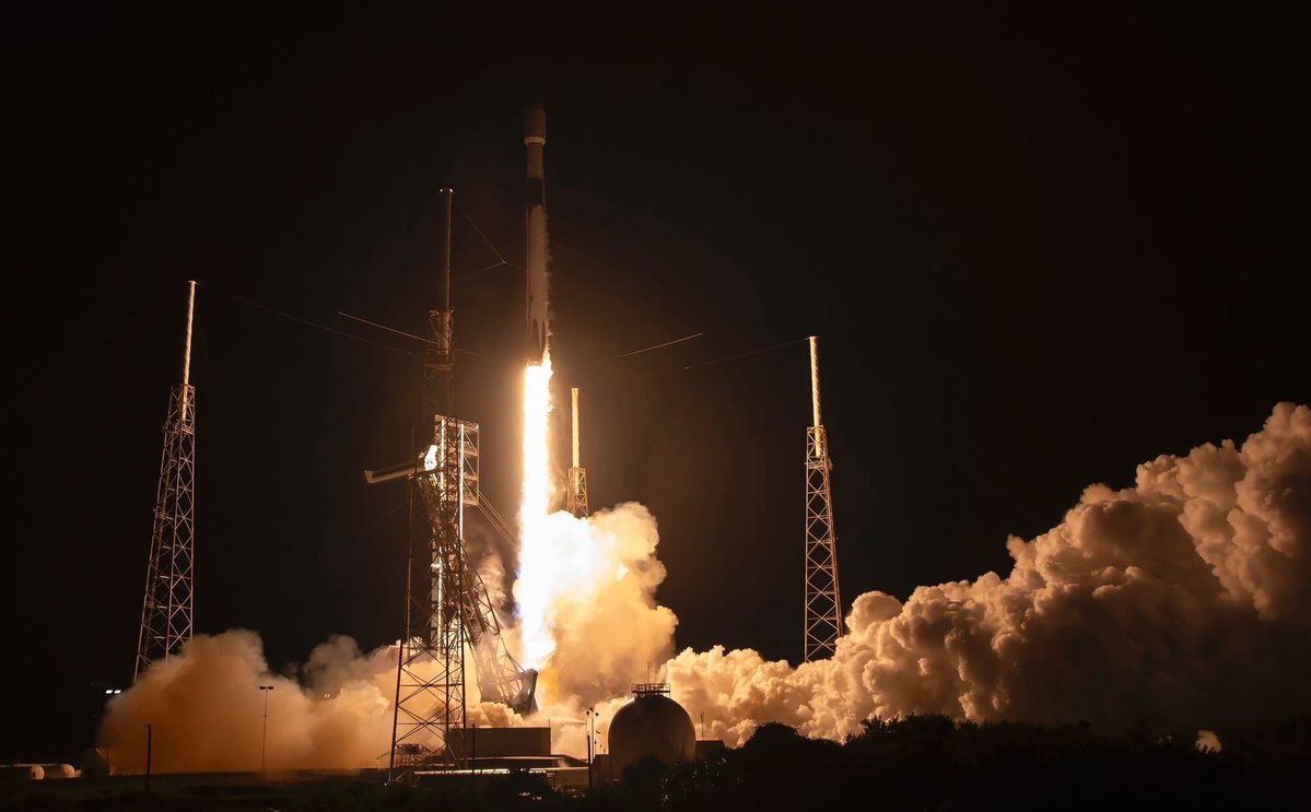 proximareport's tweet image. Amazon’s Kuiper constellation has made its debut Falcon 9 mission, with 24 satellites being added to the constellation
By @PhazzeeYeehaw -> proximareport.com/articles/amazo…