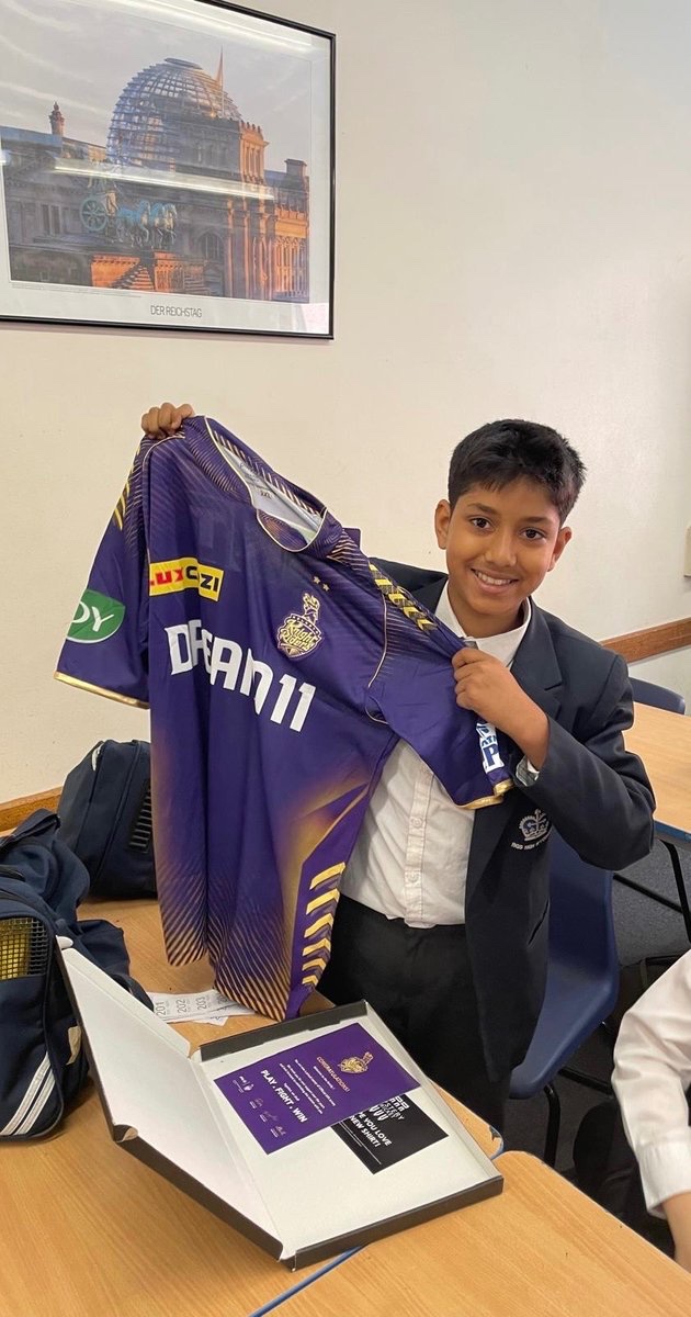 RGSHWSport's tweet image. Congratulations to Ian in Year 7, the winner of the unboxed KKR shirt in our raffle in aid of the Ruth Strauss Foundation. Huge thanks to everyone who supported this important cause, £200 raised!
@RuthStraussFdn @rgshw  #RedForRuth #FamilySupport #Cancer #TheRGSHWWay