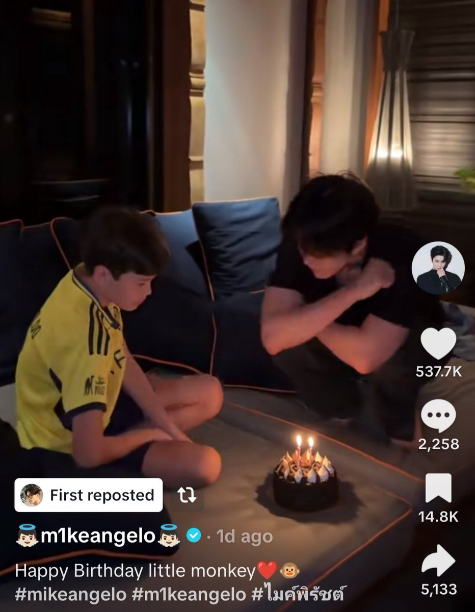 A1112222_'s tweet image. I like their interaction on social media.
Happy birthday to Maxwel🎂
Last year,Mike celebrated birthday with First and friend. It was lovely to see First and Maxwel together.
 Keep supporting each other.I hope to see you together soon🧡🖤
#m1keangelo
#First_Chalongrat
#mikefirst