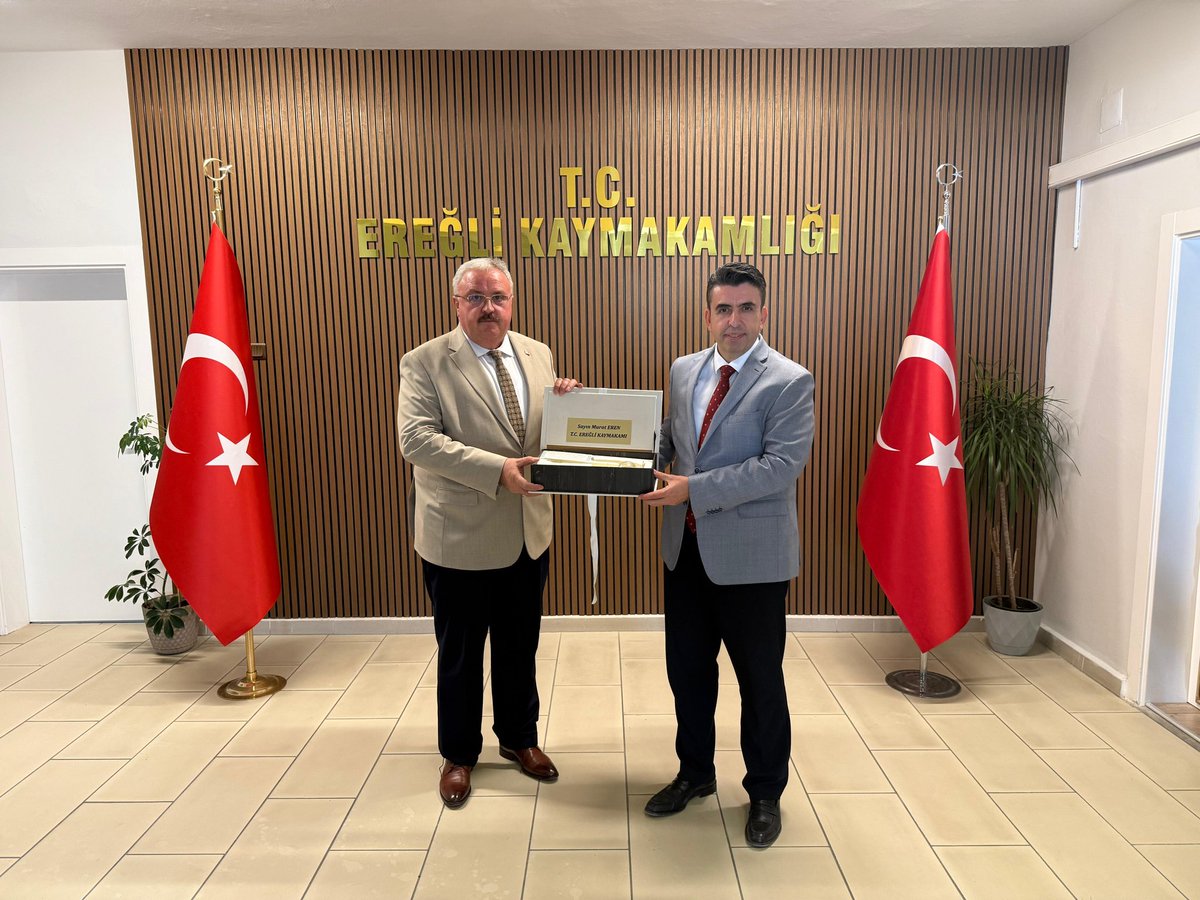 Türkiye Tarımsal Süt Üreticileri Merkez Birliği Genel Başkanı sayın Tevfik KESKİN, genel sekreter sayın Ali ÖZGEHAN, Karapınar Süt Birliği Yönetimi, Kaymakamımız sayın Murat EREN’i makamında ziyaret ettiler.
<a href="/Murat_Eren/">Murat EREN</a>