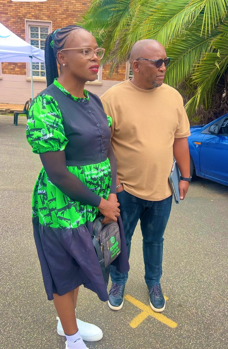 NespyThemba's tweet photo. Leadership dumela @Funzi_Ngobeni @EvelynMondlana 💚💚💚 https://t.co/gGEXMuZnTS