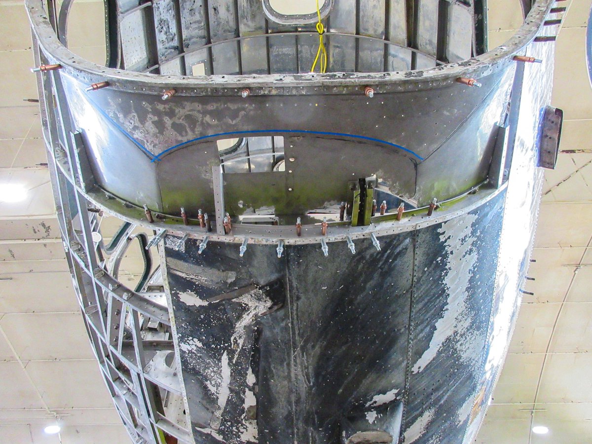 MachinaLabs_'s tweet image. RoboForming unlocks manufacturing possibilities traditional processes can’t… like restoring the oldest surviving B-17 Flying Fortress.
We’re proud to see the Air Force Rapid Sustainment Office and @UDRI_1 using our #RoboCraftsman to produce a custom part for a one-of-a-kind…