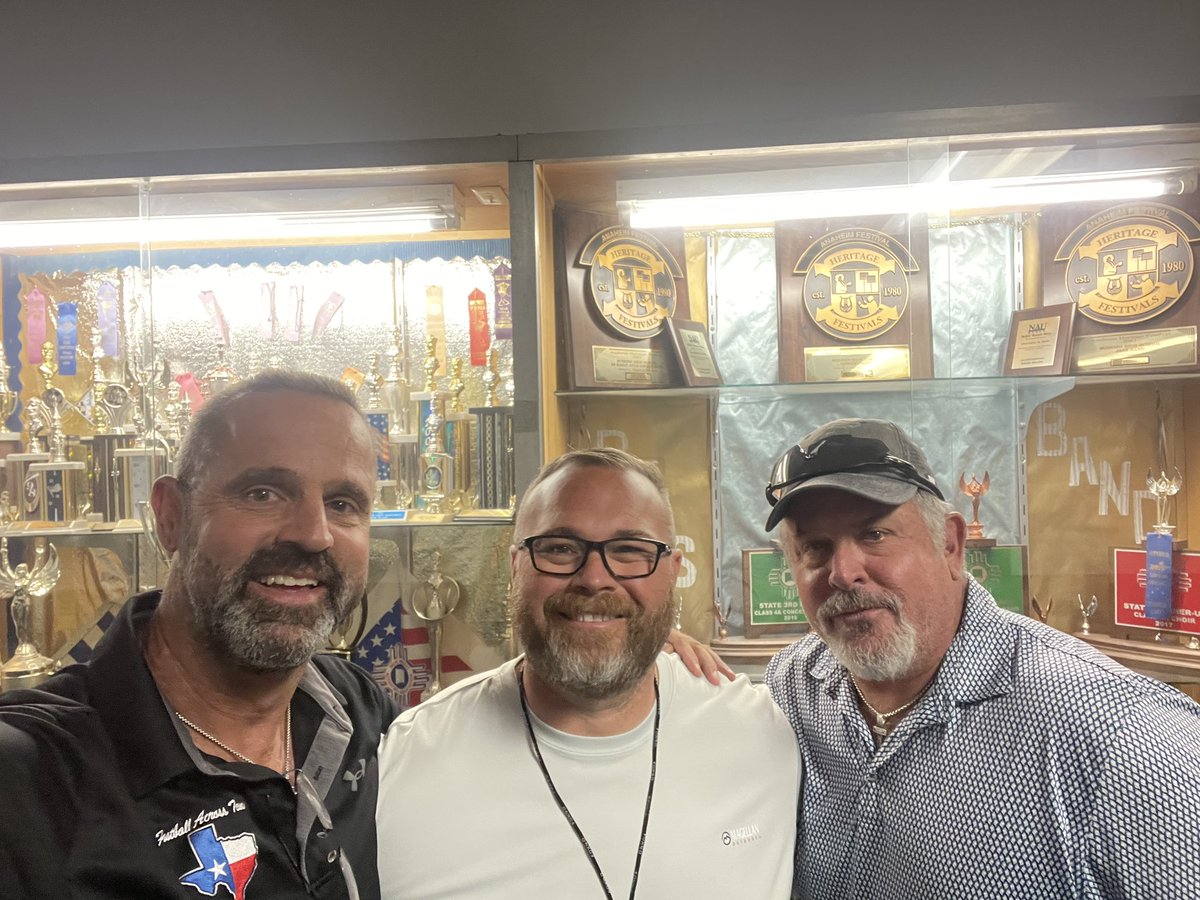 fbacrosstexas's tweet image. Episode 37 is now available wherever you listen to podcasts. Join retired AD and head football coach, Heath Brown, and I as we talk football with Ruidoso high school AD/head football coach Shane Eidson. Coach Eidson is a Texas football coach who has returned to New Mexico. We…
