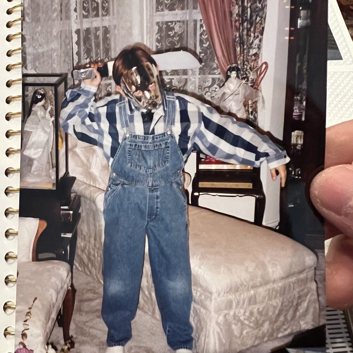 Garry B. (SALLOW MOTH) (@gonemage) on Twitter photo 