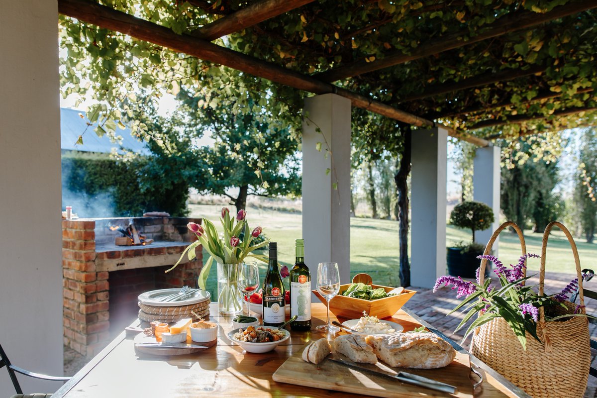 Farm Stays for Families &amp; Groups

➡️ Welbedacht Nature Reserve
➡️ By Oude Tol
➡️ Raptor Rise
➡️ Themika Guest Farm
➡️ Saronsberg Vineyard Cottages
➡️ Milkshed Farm Cottages

Pet-friendly too?
➡️ Riviera Farm Cottage
➡️ Steenbok Farm Cottages
➡️ Eikelaan Farm Cottages