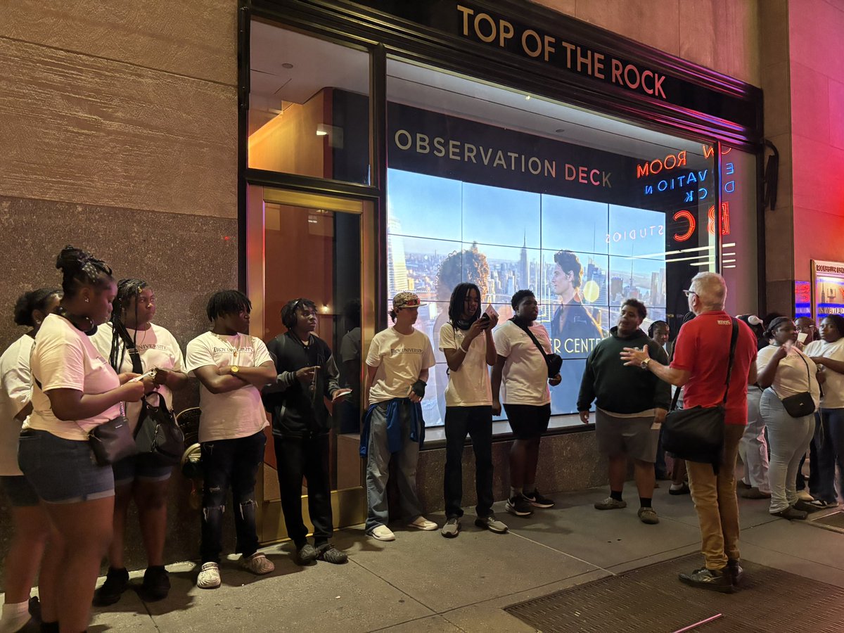 NYC Day 2 continued…

It was a Pizza buffet dinner in Times Square before heading over to 30 Rock for an illuminated view of this amazing city from the Top of the Rock. All told, a very full 13-hour day for our Upward Bound Student guests from Alabama!