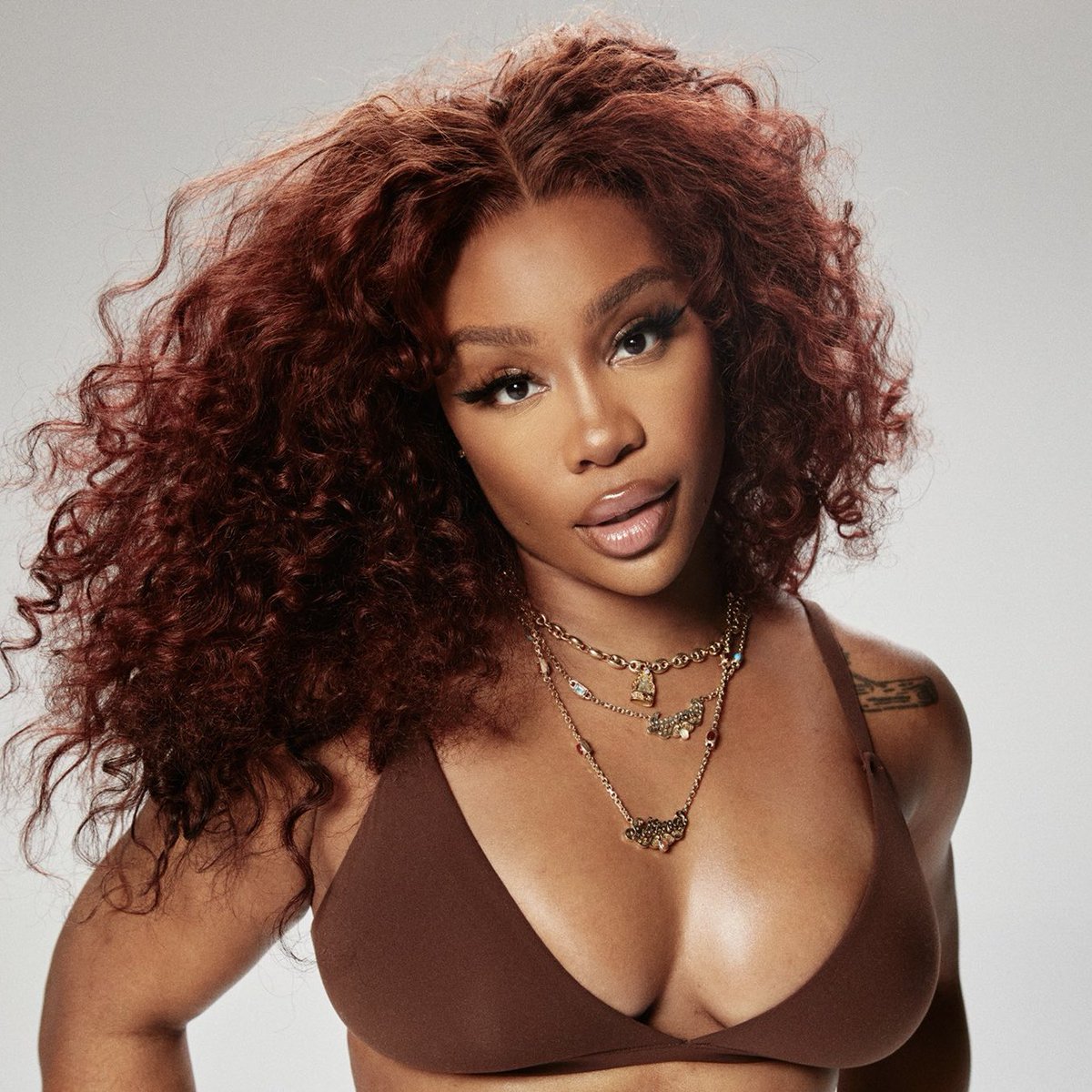 ChartingSZA's tweet image. .@SZA was once again the most played Black female artist on Global Spotify yesterday (July 15th).
— Reliable Source Citation: Spotify Charts (2025). Daily Top Artists Global. Available at: charts.spotify.com/charts/view/ar… (Accessed 16 July 2025).