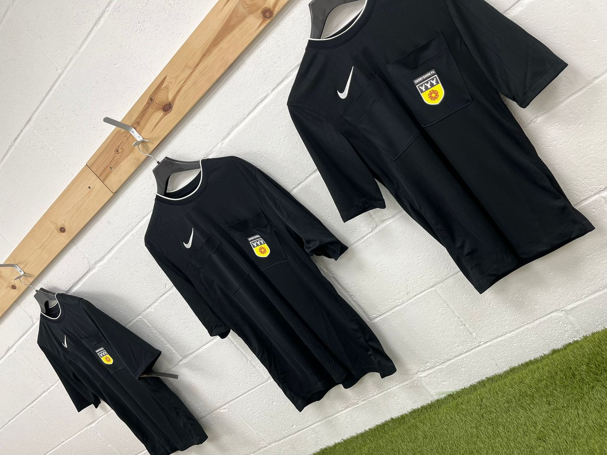 TheRefStop's tweet image. 🖤 Proud to support our partners at Derbyshire FA with a delivery of black Nike Referee Match Shirts - ordered one day, dispatched the next! Just in time for their EDI course this week🫶

#DerbyshireFA #EDICourse #FastTournaround #partnerSupport