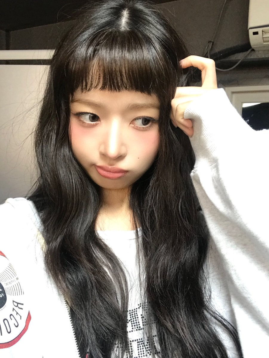 rei pics tweet media