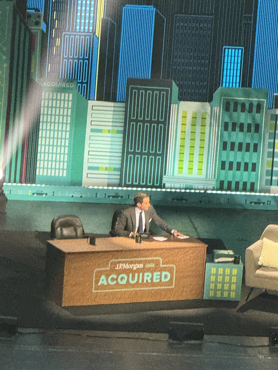 Keshav_Lohiaaa's tweet image. what an amazing show by @AcquiredFM - to watch Jamie Dimon, @andrewrsorkin and @HowardSchultz live was just phenomenal.
More importantly loved how every aspect of the night was not just ceremonial, but also thoughtfully curated by Ben and David!
Not to forget the 6k fans🐐