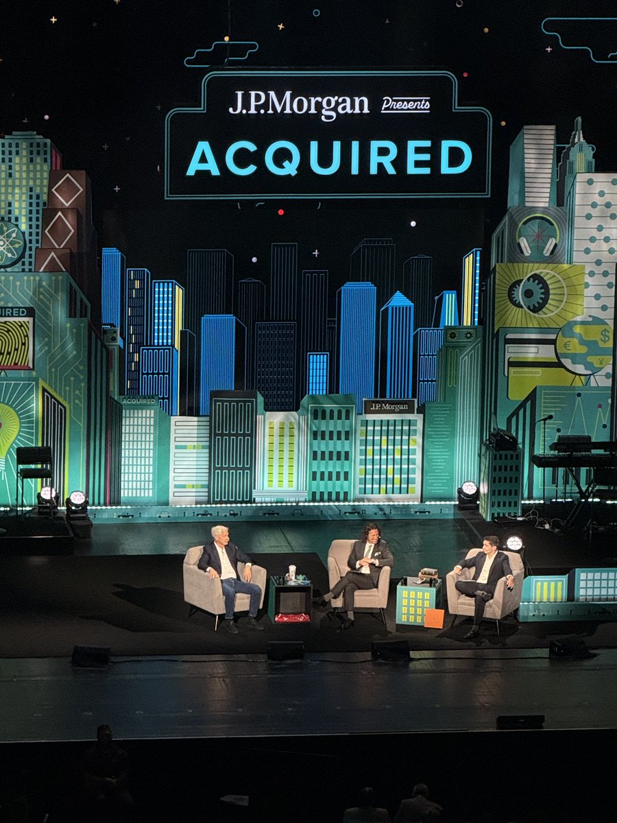 Keshav_Lohiaaa's tweet image. what an amazing show by @AcquiredFM - to watch Jamie Dimon, @andrewrsorkin and @HowardSchultz live was just phenomenal.
More importantly loved how every aspect of the night was not just ceremonial, but also thoughtfully curated by Ben and David!
Not to forget the 6k fans🐐