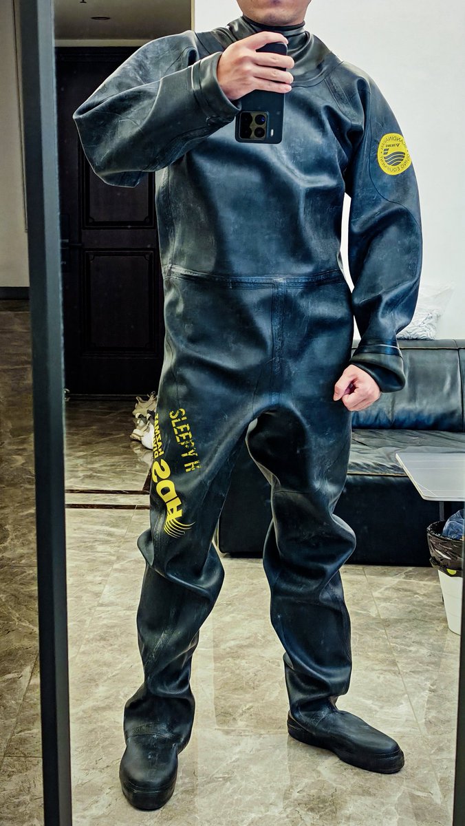 Sleepy H tweet media