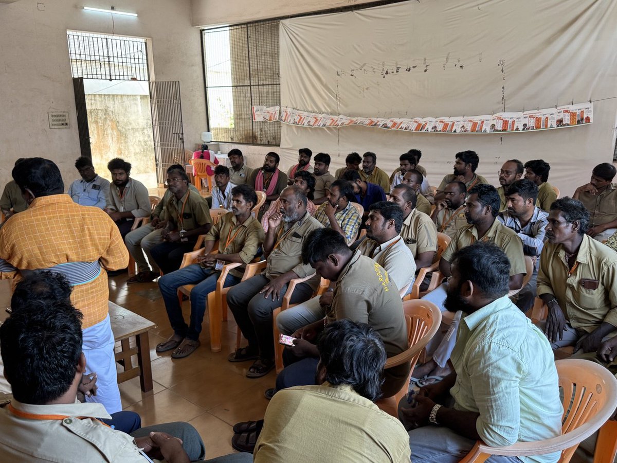 BJP Nellore Parliament (@bjp4nellore) on Twitter photo నెల్లూరు నగరంలోని బిజెపి అనుసంధానం తో నడుస్తూన ఆటో యూనియన్ నాయకులు కార్మికులు లతో సమస్యలు గురించి చేర్చిన జిల్లా అధ్యక్షులు <a href="/vamsi197223/">Seepareddy Vamsidhar Reddy</a> గారు మరియు జిల్లా ఉపాధ్యక్షుల పెంచలయ్య గారు.... నెల్లూరు నగరంలోని బిజెపి అనుసంధానం తో నడుస్తూన ఆటో యూనియన్ నాయకులు కార్మికులు లతో సమస్యలు గురించి చేర్చిన జిల్లా అధ్యక్షులు <a href="/vamsi197223/">Seepareddy Vamsidhar Reddy</a> గారు మరియు జిల్లా ఉపాధ్యక్షుల పెంచలయ్య గారు....