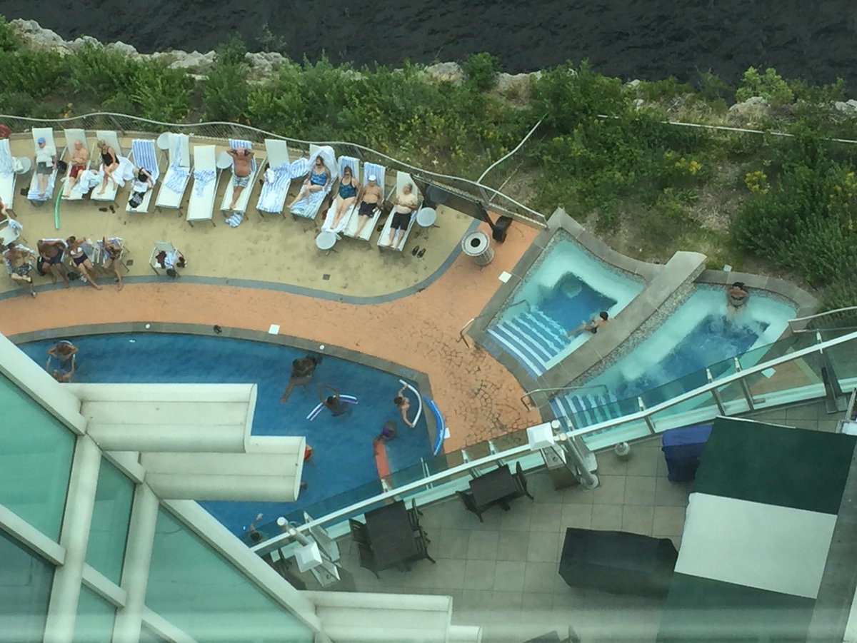 elsicour's tweet image. Been hanging here since Monday….no wonder I’m mixed up with my days…
#MiniCation

Facile de se tromper de jours quand on a le même paysage jour après jour….! 
On n’est pas jeudi !