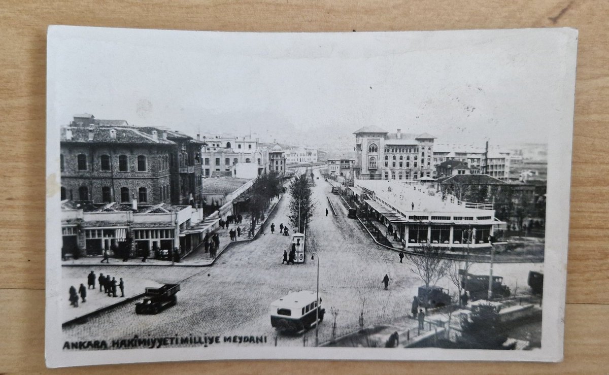 FodorGabor4's tweet image. Bir zamanların Ankara Üniversitesi DTCF Hungaroloji Enstitüsü müdürü, ünlü Türkolog László Rásonyi'nin Ankaradan gönderdiği kartpostalı. Tam bir hazine.