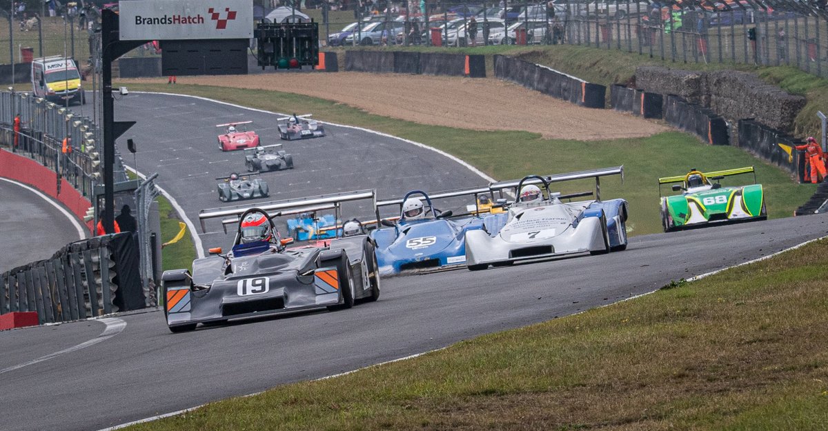 DoningtonParkUK's tweet image. The Clubmans Sports Prototype Championship, overseen by the Clubmans Register, will celebrate its 60th anniversary with a commemorative parade, displays and special guest appearances during its race event at Donington Park this weekend (19/20 July).
🔗 donington-park.net/news/2025/jul/…