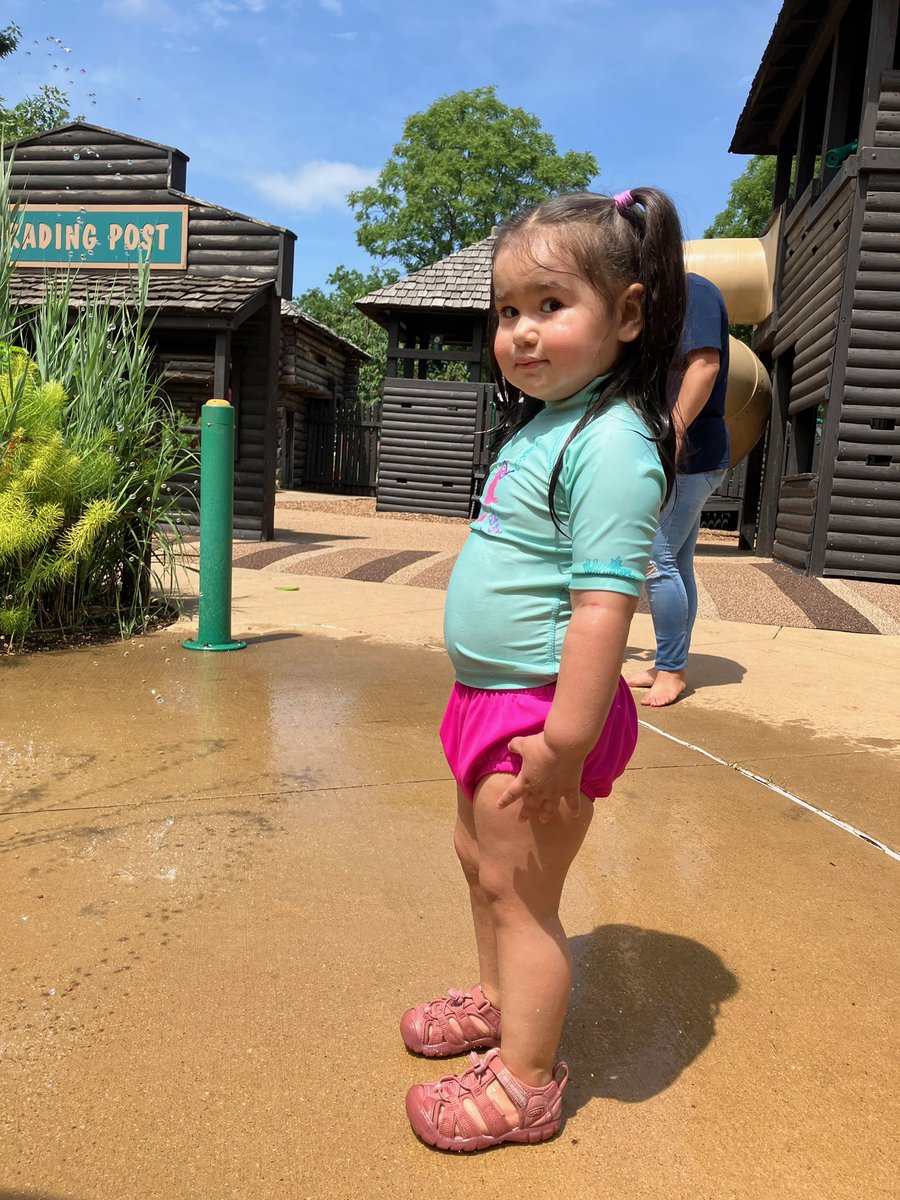 BirthToThree203's tweet image. Group Connection #4 ✅ at @NaperSettlement! Families enjoyed learning about the history of Naperville and cooling off in the splash pad! #elevate203 @Naperville203