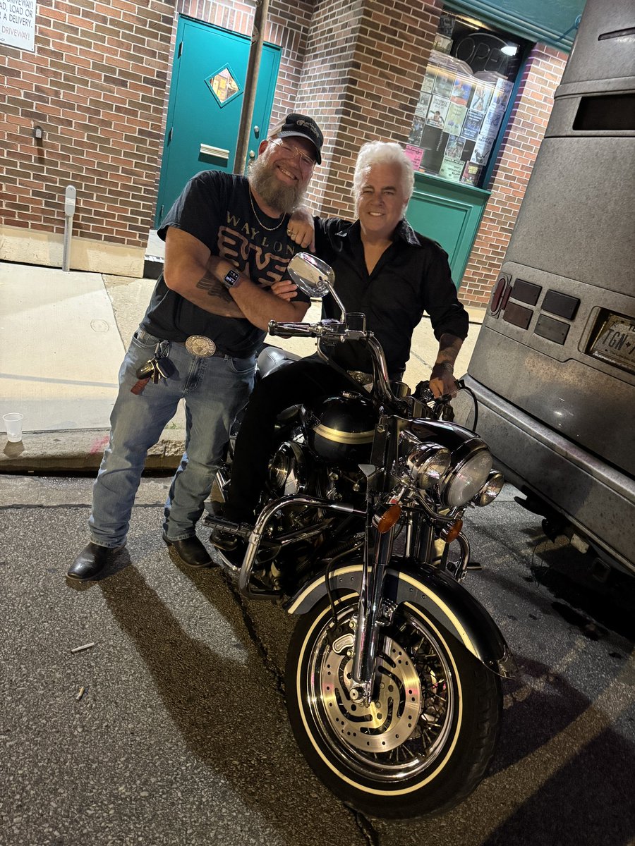 A night of Dale Watson! Good times!