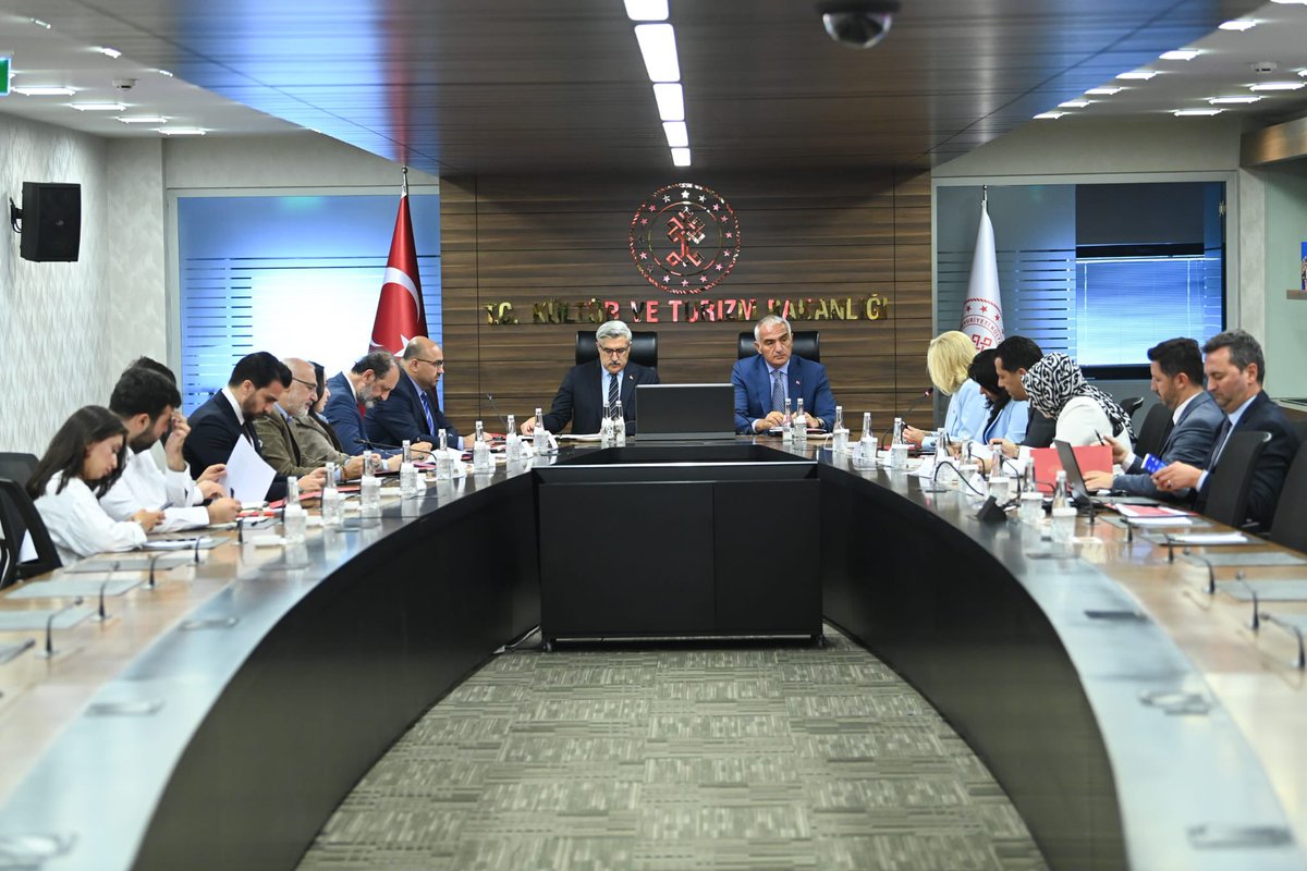 Kültür ve Sanat Politikaları Başkanımız Sn. <a href="/HuseyinYayman/">Hüseyin Yayman🇹🇷</a> ve Başkan Yardımcılarımız, Kültür ve Turizm Bakanımız Sn. <a href="/MehmetNuriErsoy/">Mehmet Nuri Ersoy</a>’u ziyaret etti.