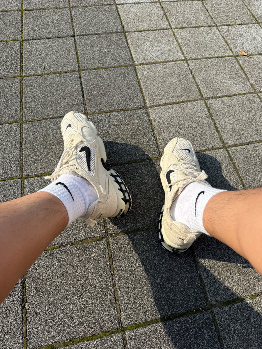 MicroDV1's tweet photo. Nike x Stussy zoom spiridon https://t.co/eqcakairXG