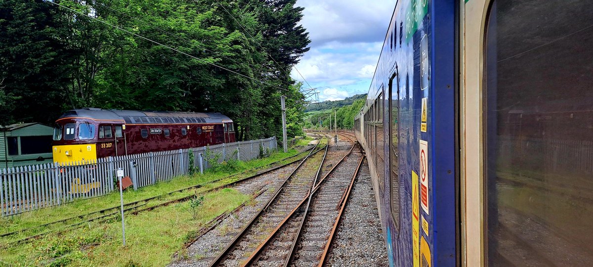 Guard_Amos's tweet photo. Its Carnforths turn to feature in today's view from the @northernassist #mobileoffice #metcam built 156460 passes @westcoastrail #brcw33207JimMartin both being built in Birmingham at Washwood Heath and Smethwick respectively 

@BRCWCo https://t.co/pnIbd8t7ee