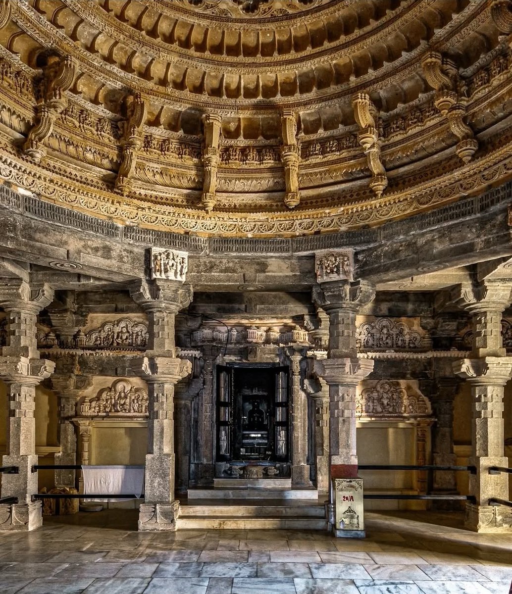 Their reign saw a major expansion of Gujarati trade networks and some really impressive constructions including the Rani ki Vav.