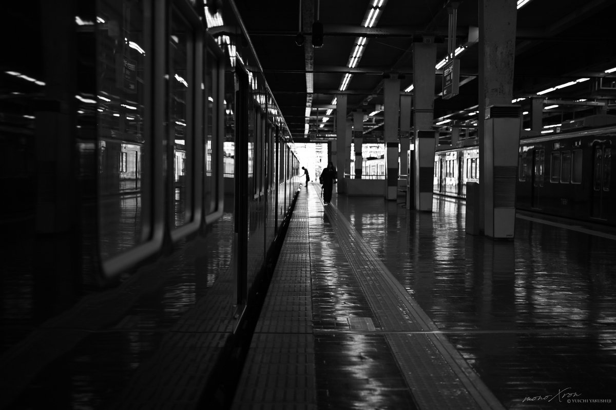 monochrome Osaka
阪急大阪梅田駅