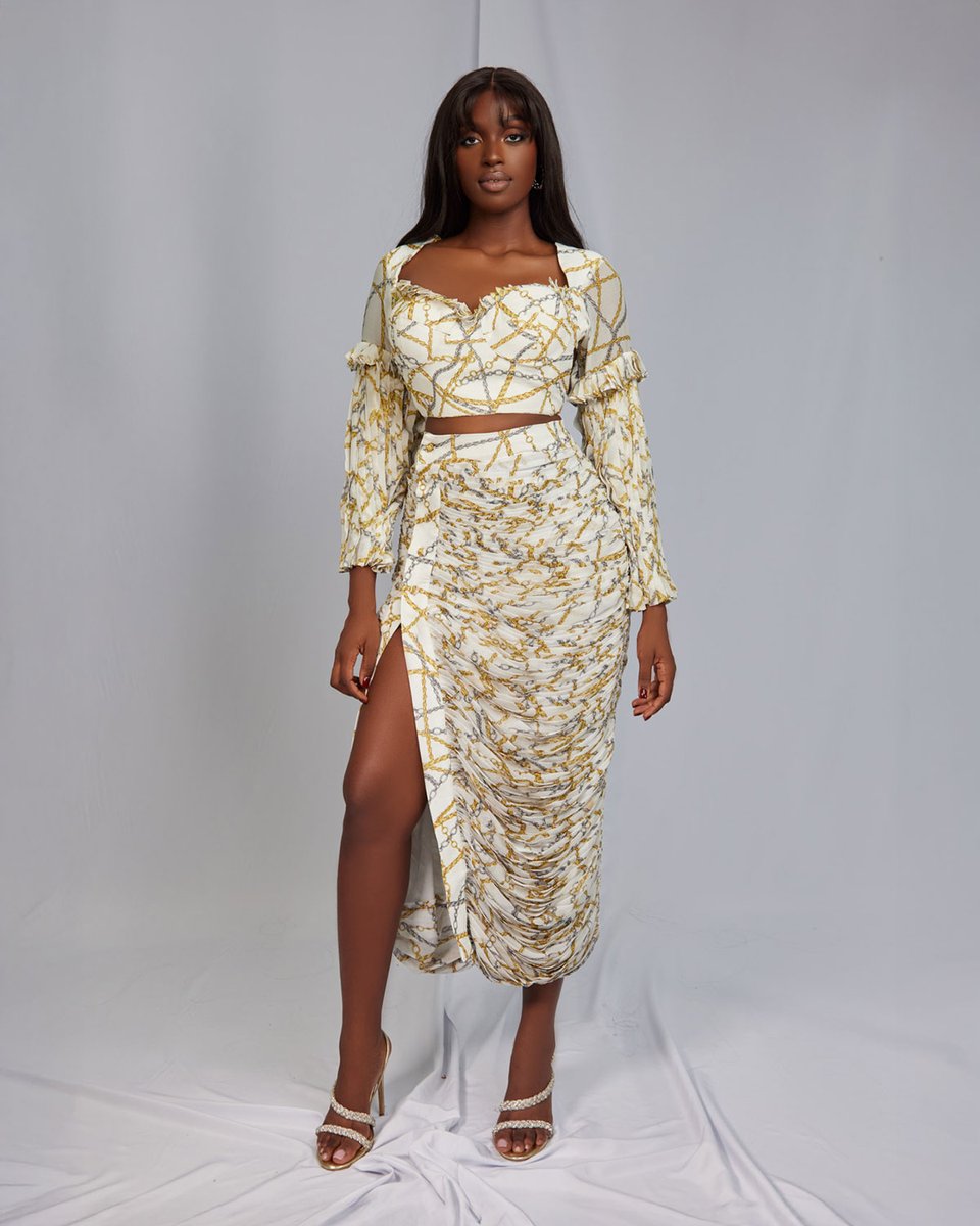 StyleAfrique's tweet image. Oryn by Sima Brew Sets the Tone with Debut Drop “Tea and Bids” 

#styleafrique #fashionblogger #womenswear #simabrew #orynbysimabrew #teaandbids

styleafrique.com/2025/07/14/ory…