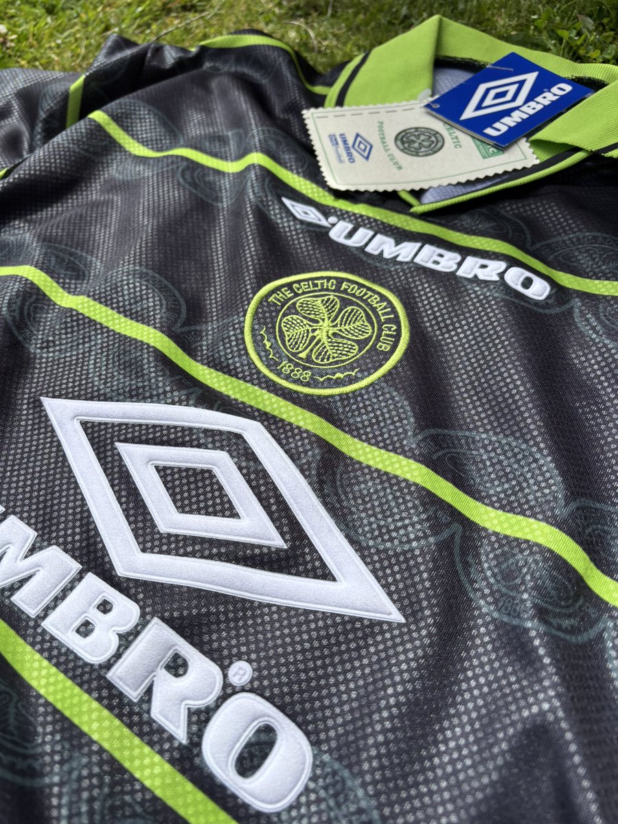 TaeBash's tweet image. Away days 1998-2000

NTL or Umbro?

#celticfc