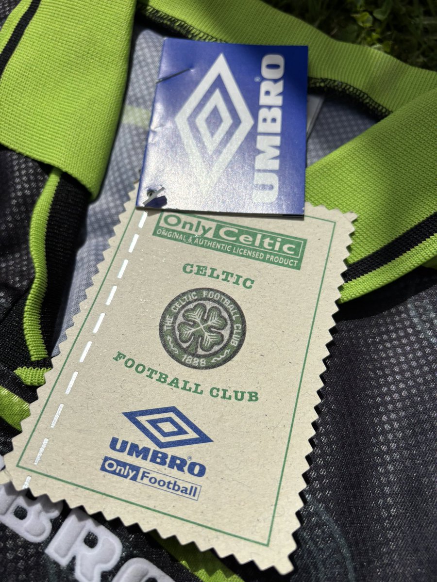 TaeBash's tweet image. Away days 1998-2000

NTL or Umbro?

#celticfc