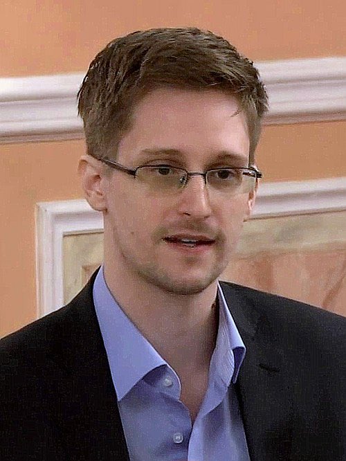 davepalex's tweet image. Edward Snowden was charged with theft of government property and violating the espionage act, because he leaked sensitive government information. You know who was not charged? EVERY MEDIA PERSON THAT REPORTED THE INFORMATION HE LEAKED.
If Karen Read and/or @DoctorTurtleboy…