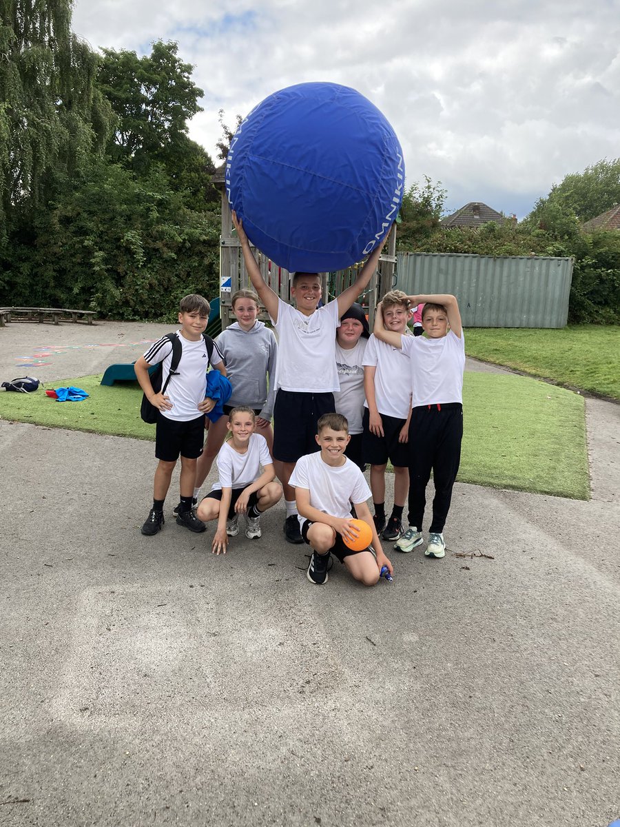 Fabulous afternoon at Cadishead Primary School playing Handball and Kinball. Well done to everyone that took part 👏🏼🥇🏆<a href="/SportMattersDG/">Dean Gilmore</a>
