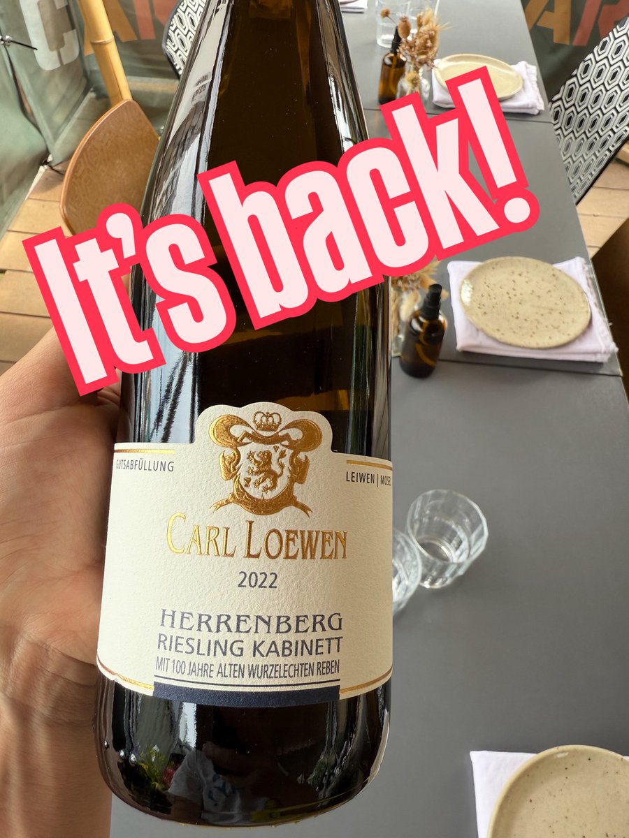 Our beloved Carl Loewen Kabinett is back in the BOX and chilling nicely. The perfect start to any meal.

#31daysofgermanwine